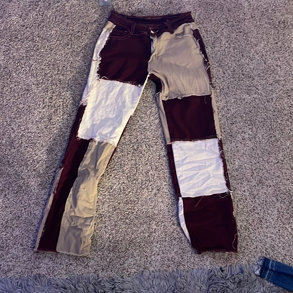 MEDIUM DISTRESSED PATTERN JEANS